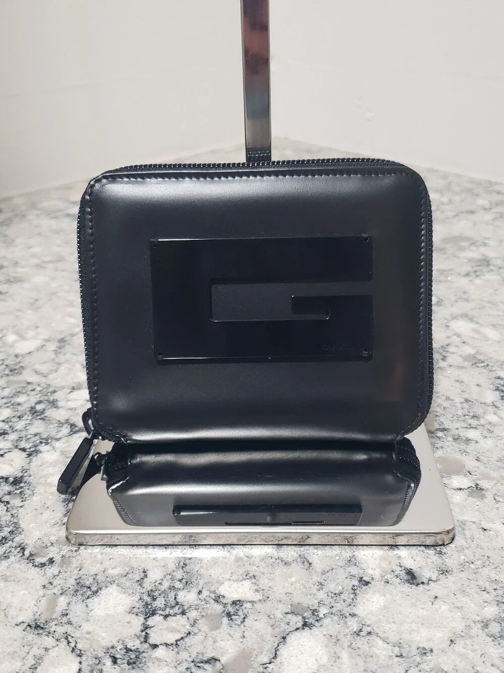 Gucci Tom Ford Black Leather Compact Zip-around Glossy Square G Logo Wallet